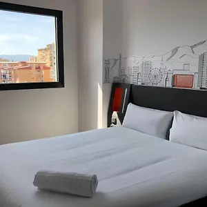 Easyhotel Centre Guest house